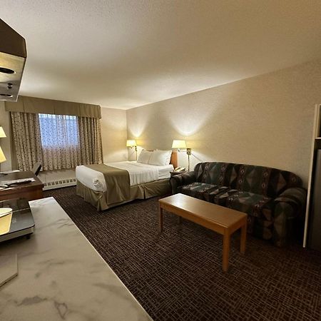 Coast Fort St John Hotel Fort St. John ภายนอก รูปภาพ