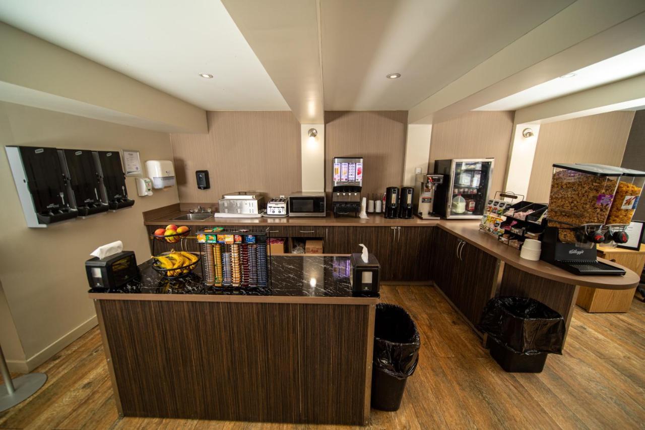 Coast Fort St John Hotel Fort St. John ภายนอก รูปภาพ