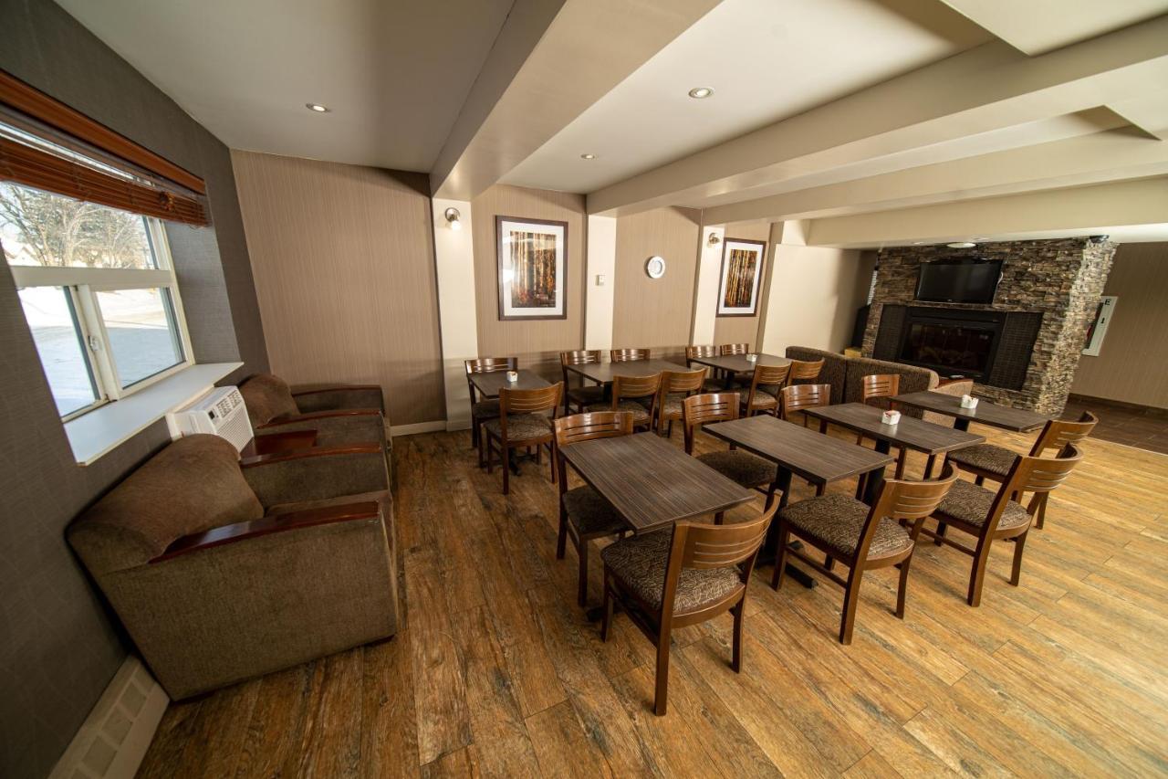 Coast Fort St John Hotel Fort St. John ภายนอก รูปภาพ