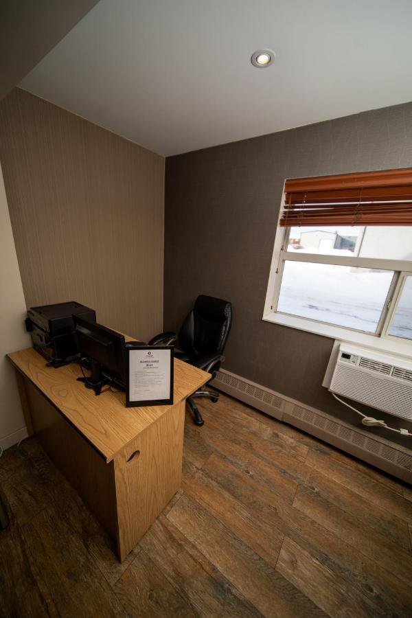 Coast Fort St John Hotel Fort St. John ภายนอก รูปภาพ