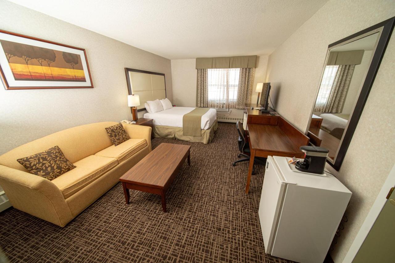 Coast Fort St John Hotel Fort St. John ภายนอก รูปภาพ