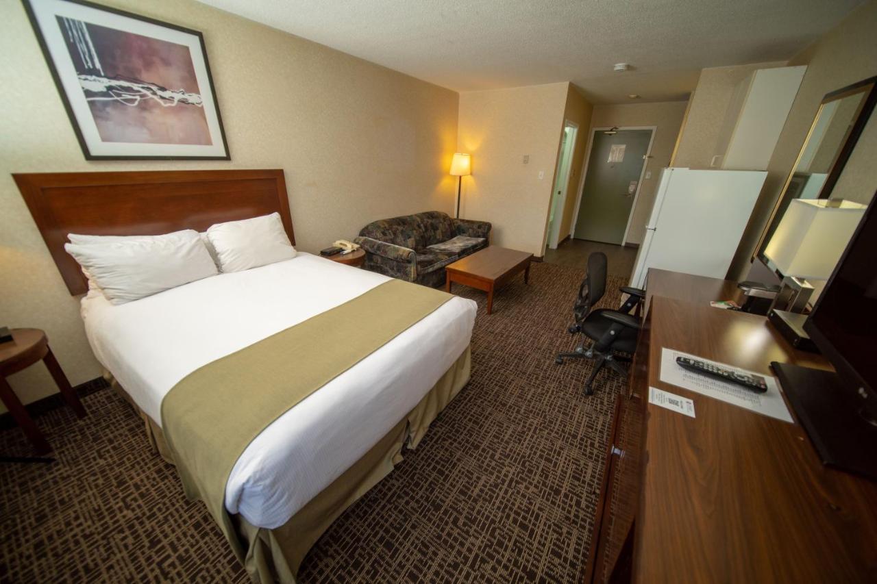 Coast Fort St John Hotel Fort St. John ภายนอก รูปภาพ