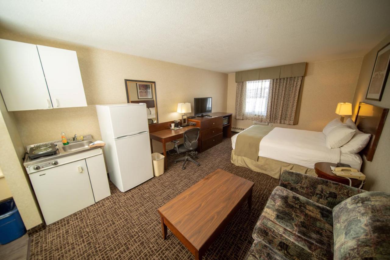 Coast Fort St John Hotel Fort St. John ภายนอก รูปภาพ