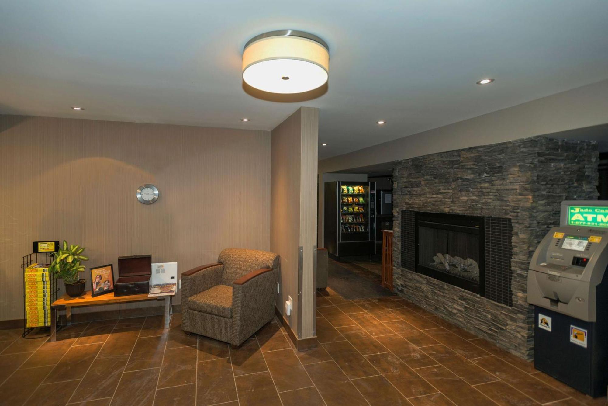 Coast Fort St John Hotel Fort St. John ภายนอก รูปภาพ