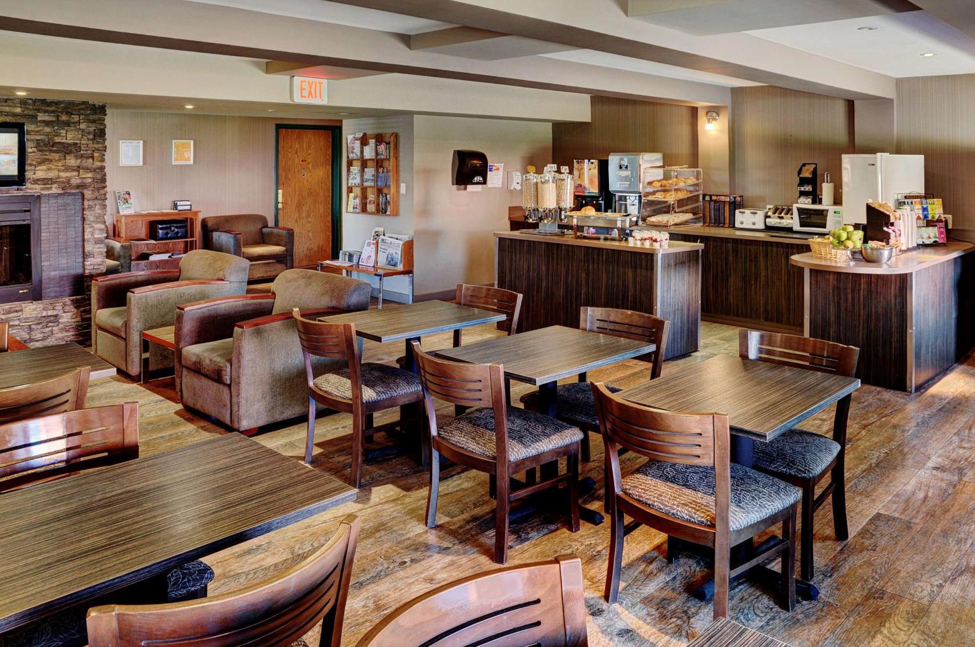 Coast Fort St John Hotel Fort St. John ภายนอก รูปภาพ