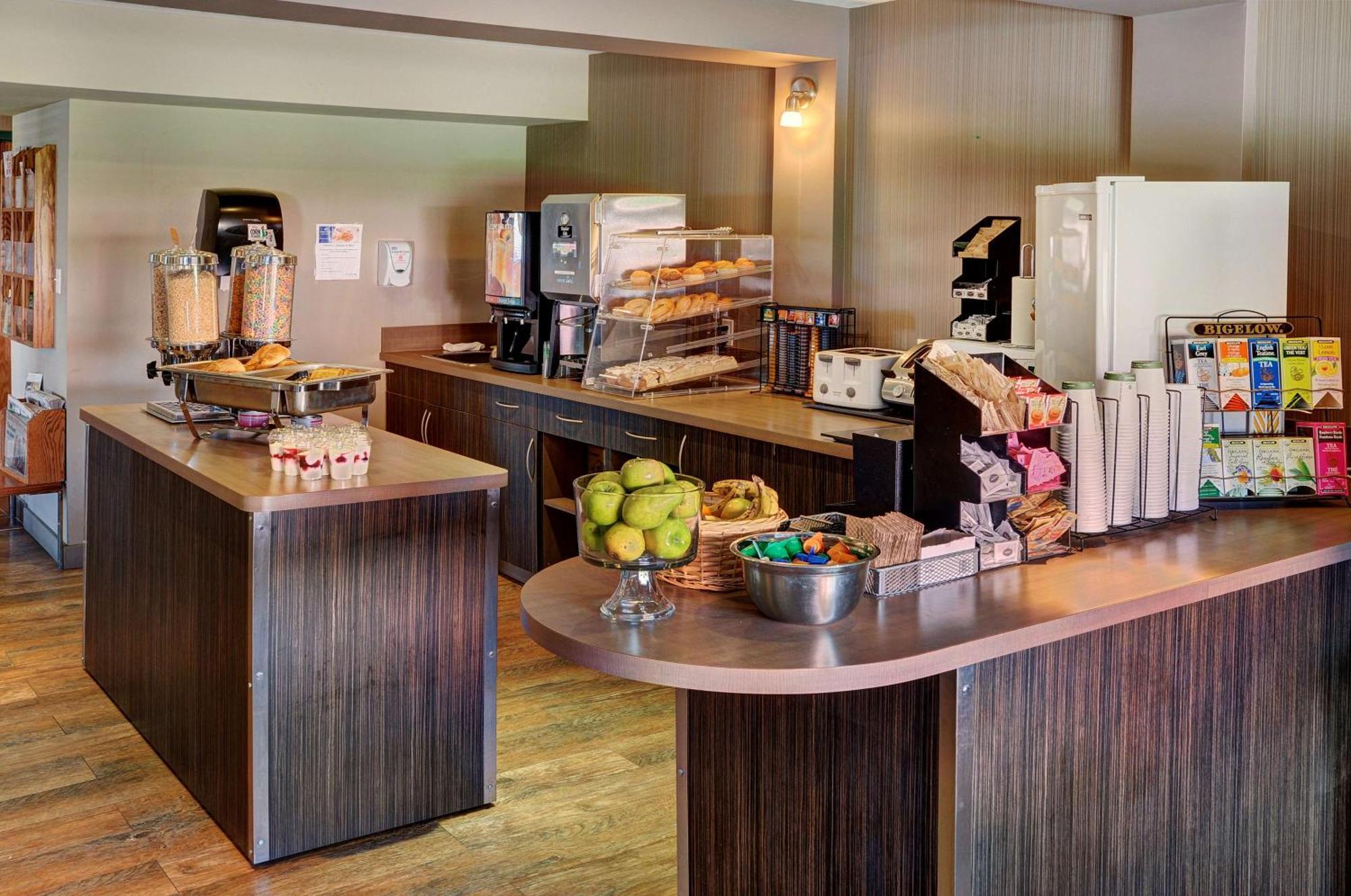 Coast Fort St John Hotel Fort St. John ภายนอก รูปภาพ