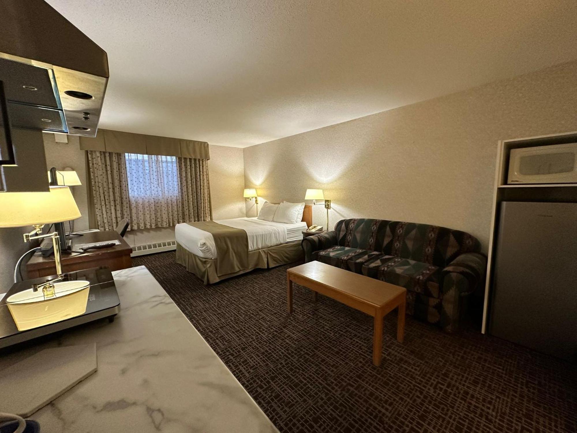 Coast Fort St John Hotel Fort St. John ภายนอก รูปภาพ