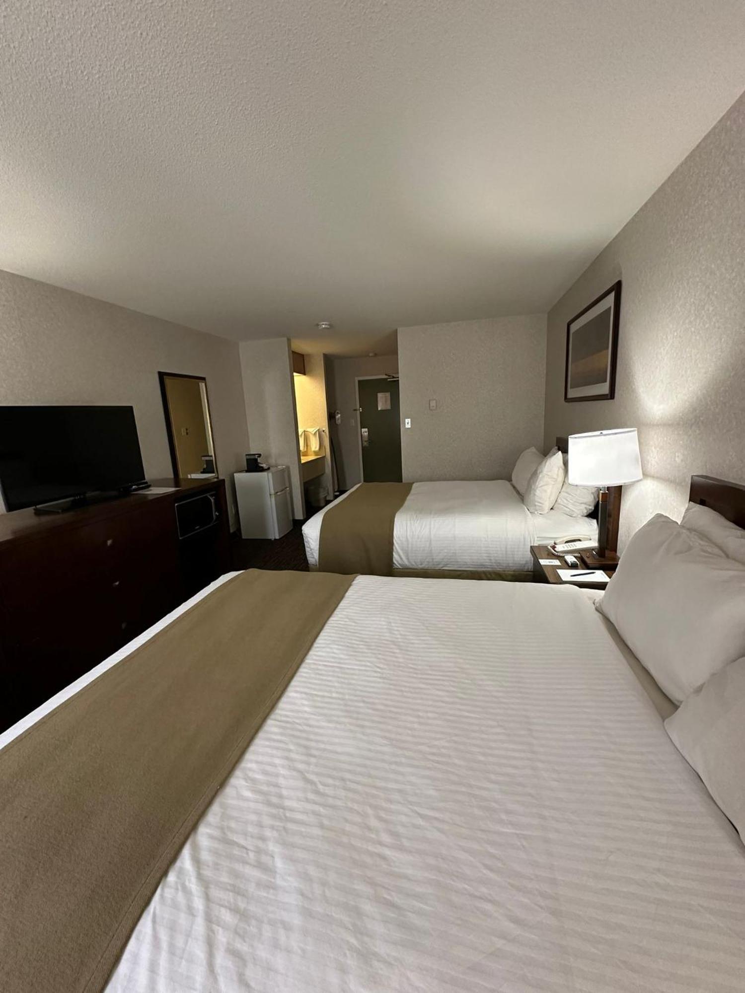 Coast Fort St John Hotel Fort St. John ภายนอก รูปภาพ