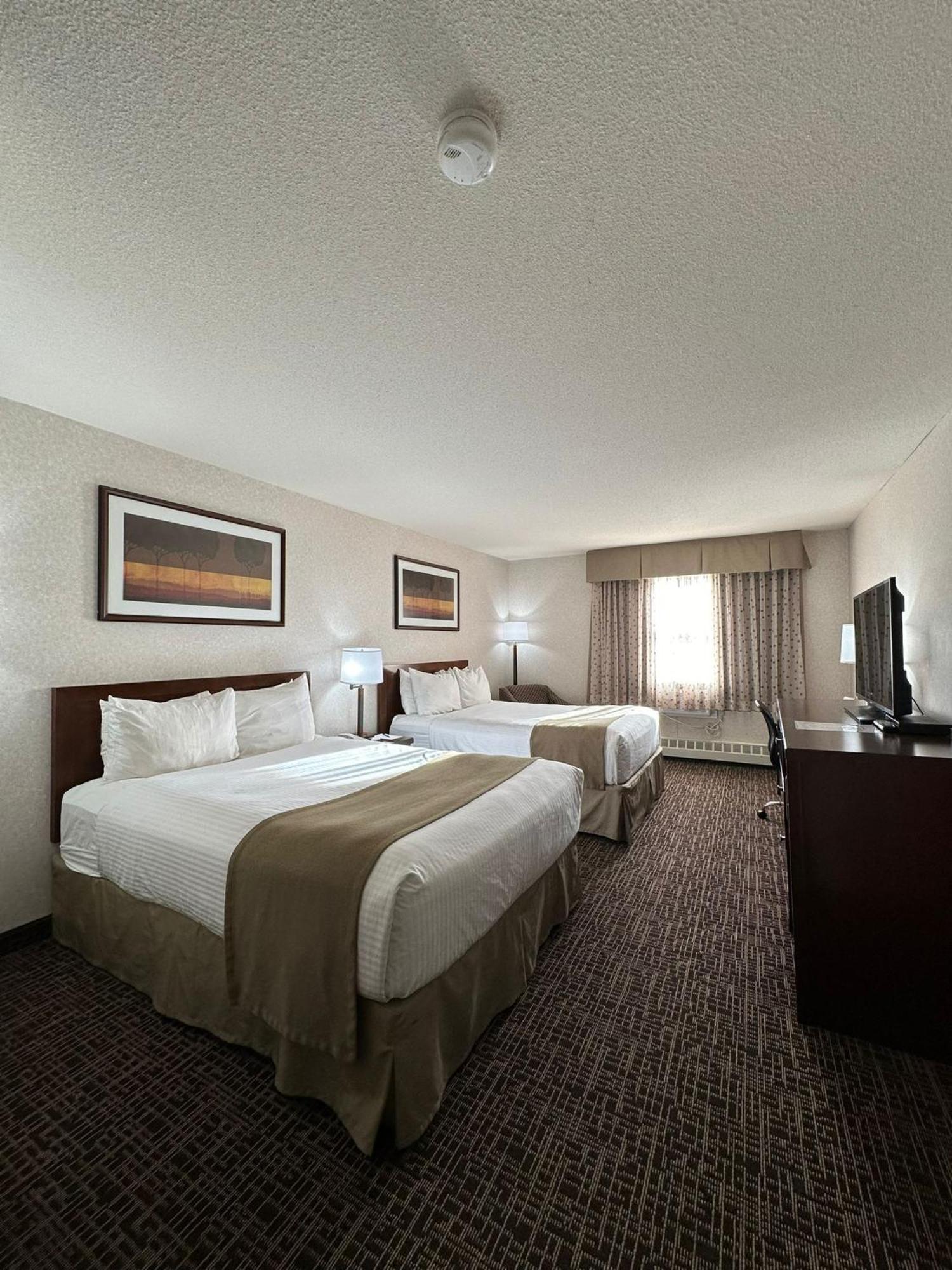 Coast Fort St John Hotel Fort St. John ภายนอก รูปภาพ