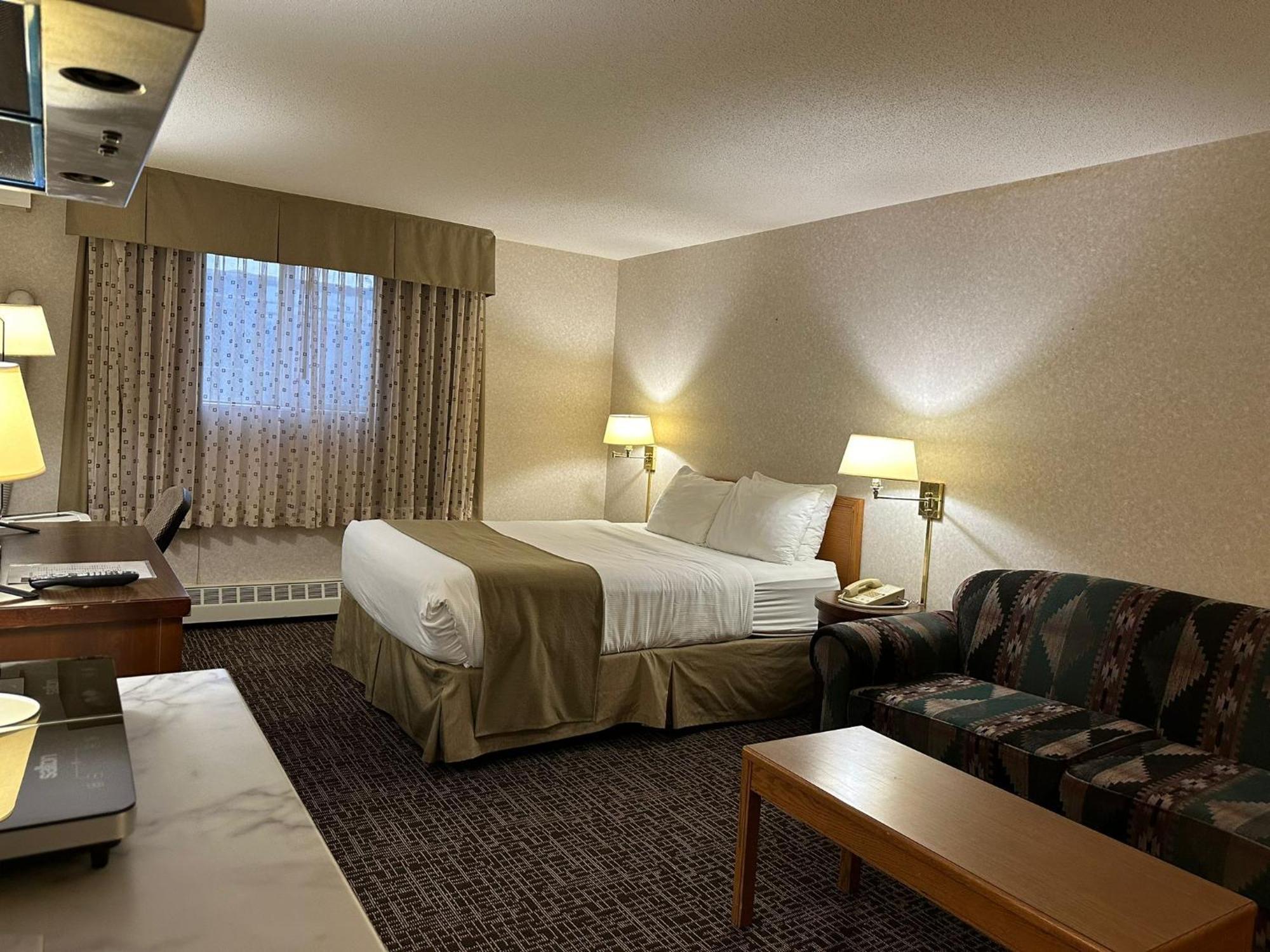 Coast Fort St John Hotel Fort St. John ภายนอก รูปภาพ