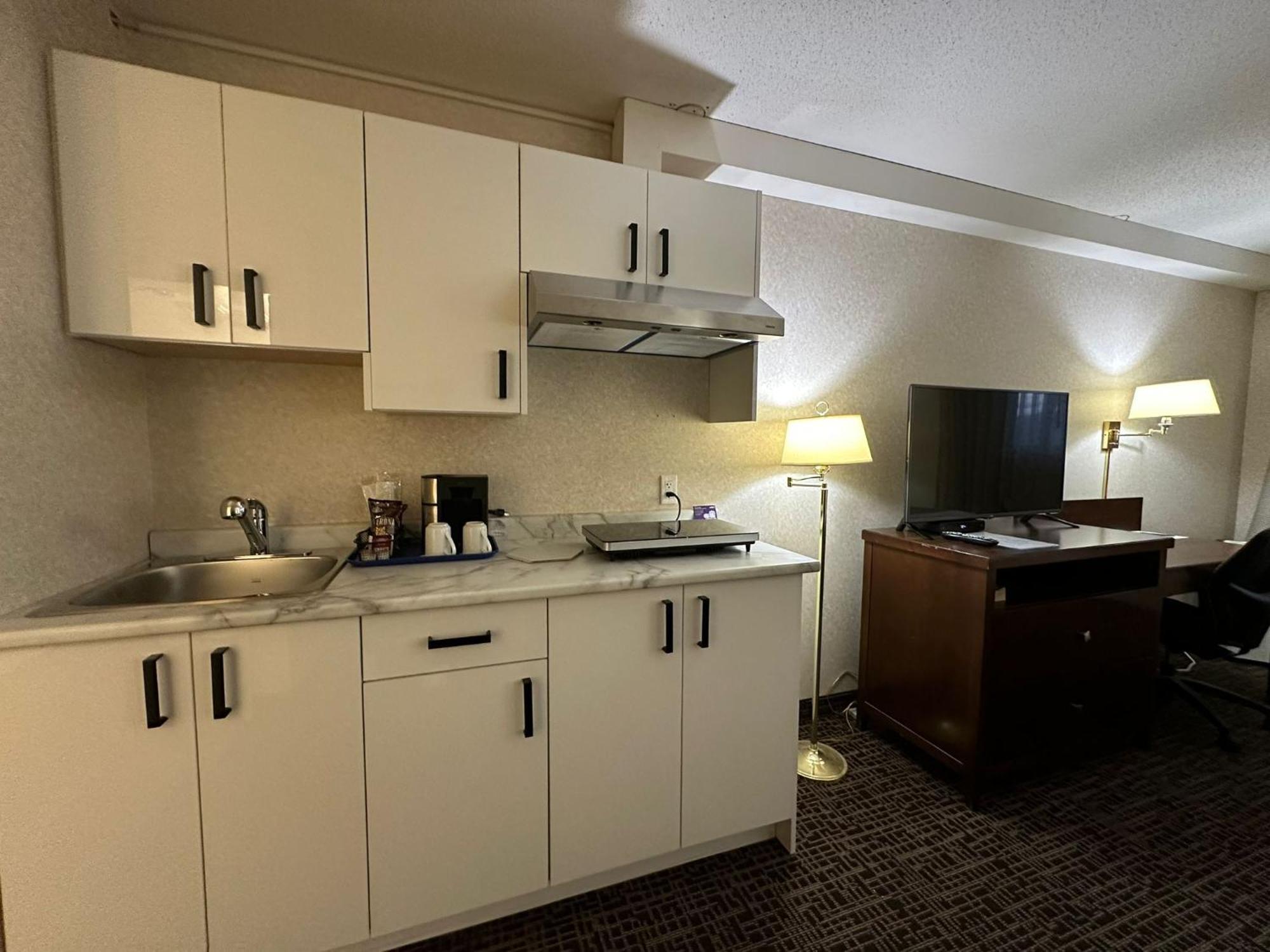 Coast Fort St John Hotel Fort St. John ภายนอก รูปภาพ